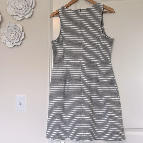 Old Navy Pleated Gray and White Striped Dress - Picture 4 of 7